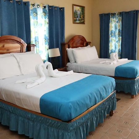 Brytan Villa Treasure Beach Extérieur photo