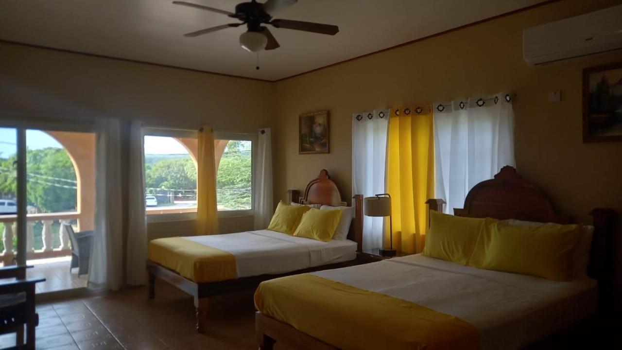 Brytan Villa Treasure Beach Extérieur photo