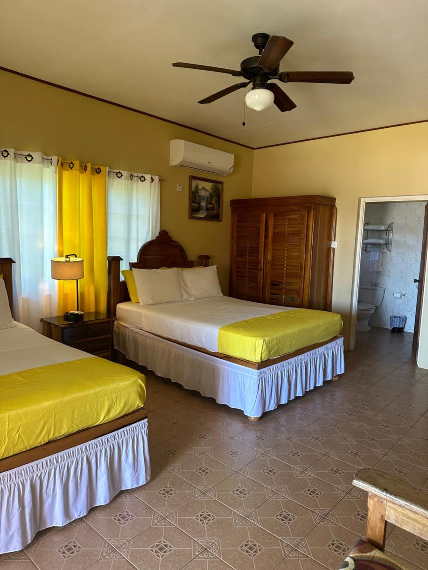 Brytan Villa Treasure Beach Extérieur photo