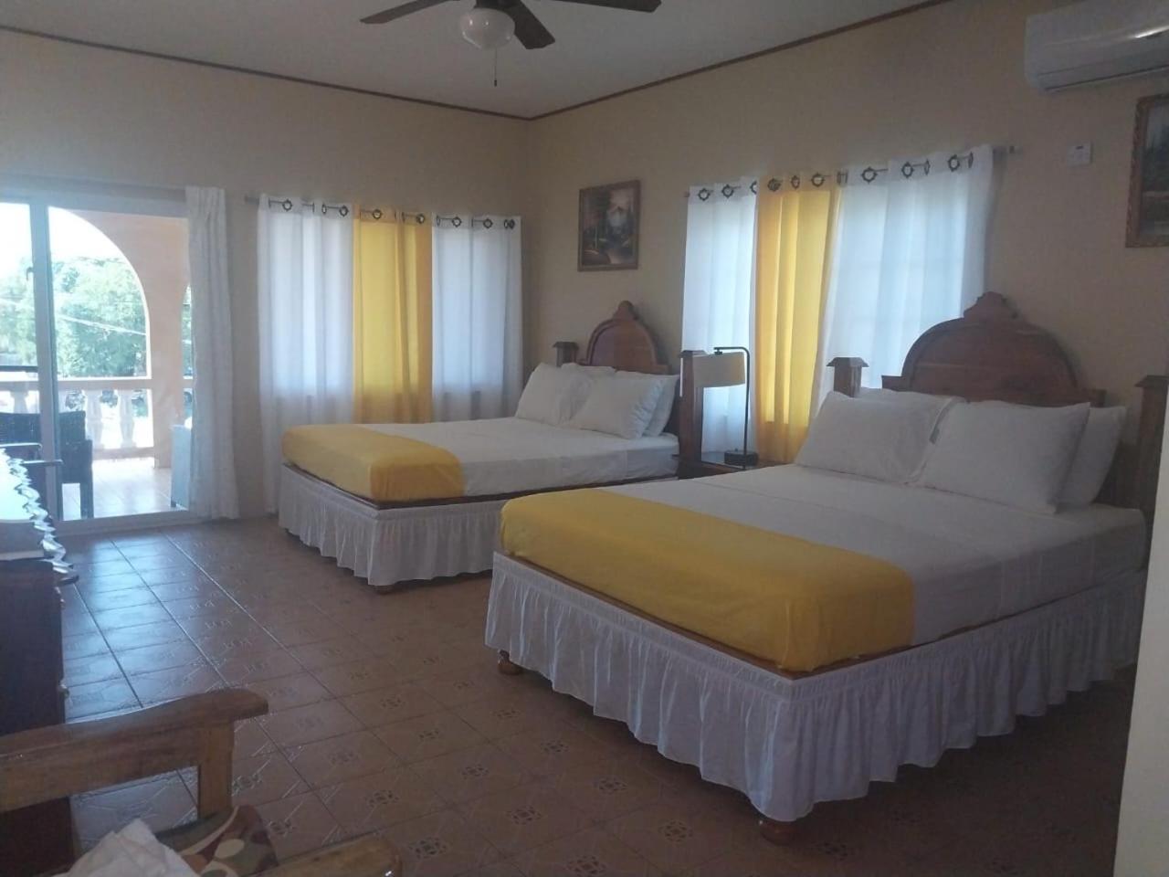 Brytan Villa Treasure Beach Extérieur photo