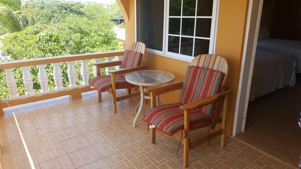Brytan Villa Treasure Beach Extérieur photo